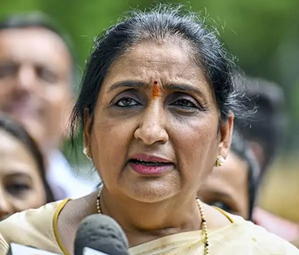 सुनेत्रा पवारां