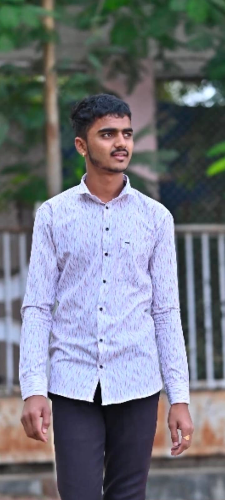 साई